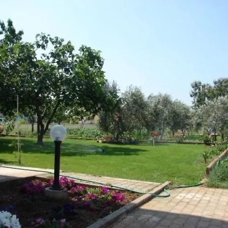 In Zaton شقة